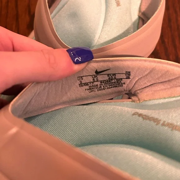 Nike Women's Flip Flops - Blue and Grey - Picture 3 of 3